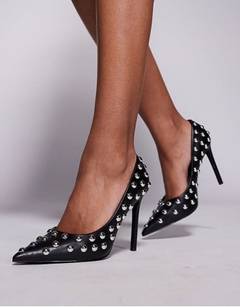 Thrives-S pointed court shoes with dome studs in black