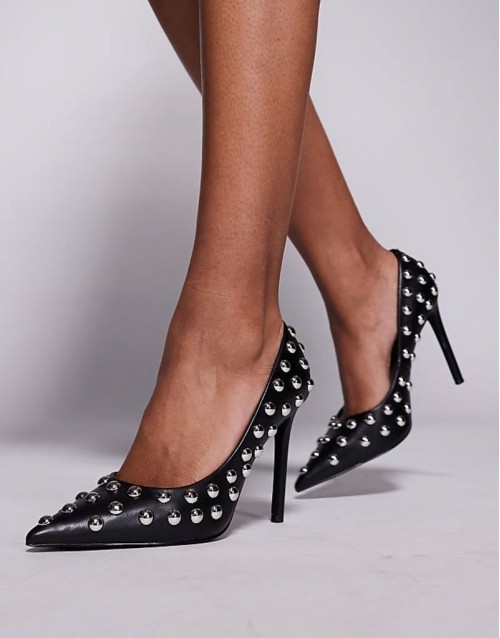 Thrives-S pointed court shoes with dome studs in black