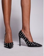 Thrives-S pointed court shoes with dome studs in black
