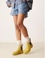 Wilton wellington boots in limeade