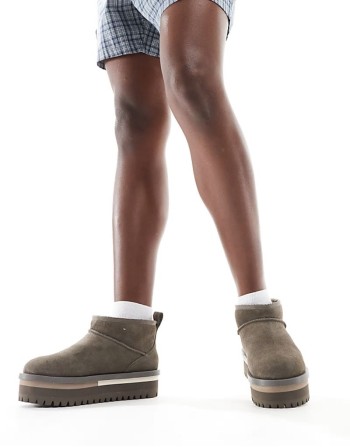 suede flatform boots in grey