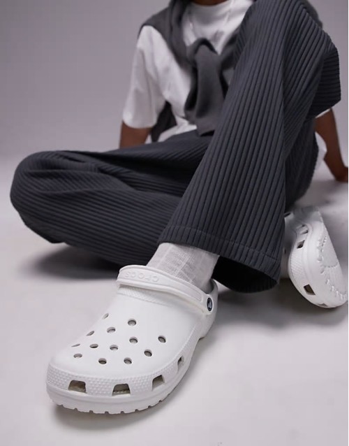 Unisex classic clogs in white